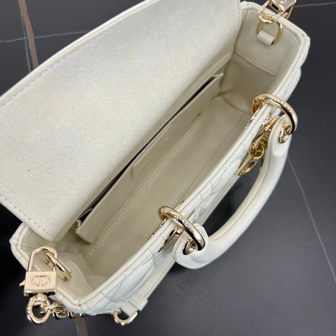 20CM Lady Daifei White Medium Horizontal Handbag 278326