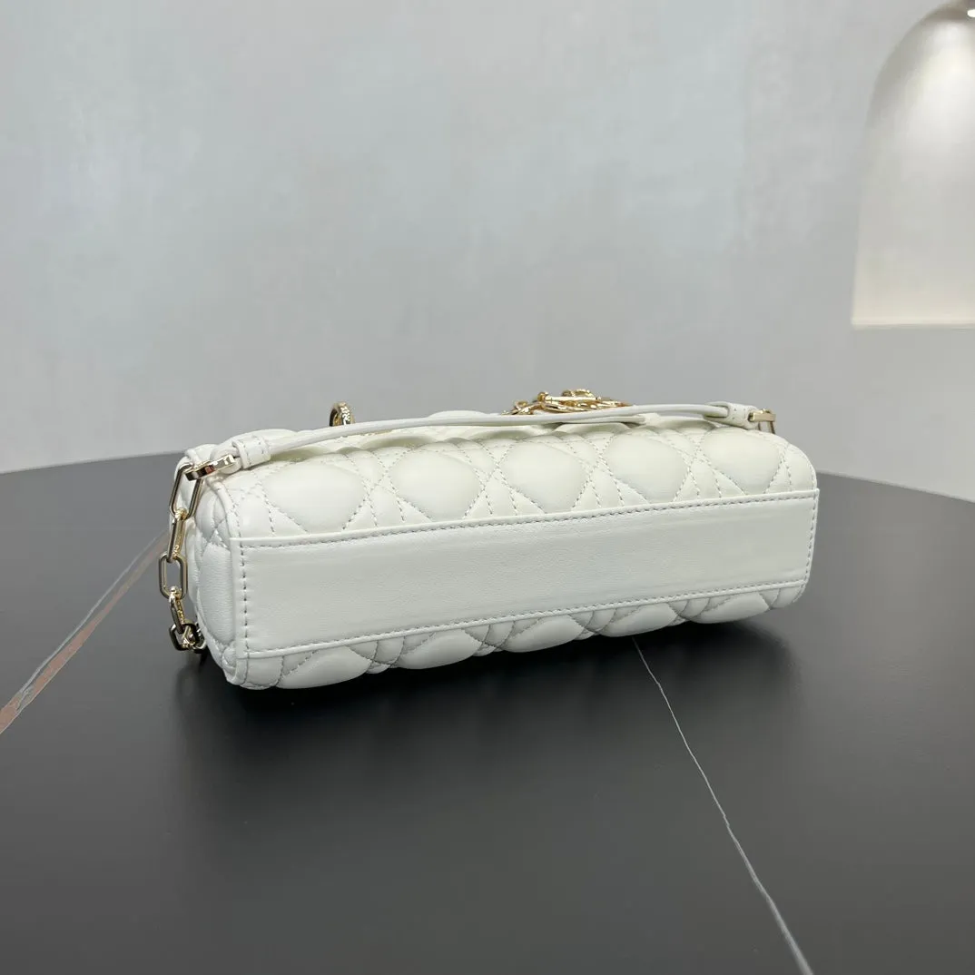 20CM Lady Daifei White Medium Horizontal Handbag 278326