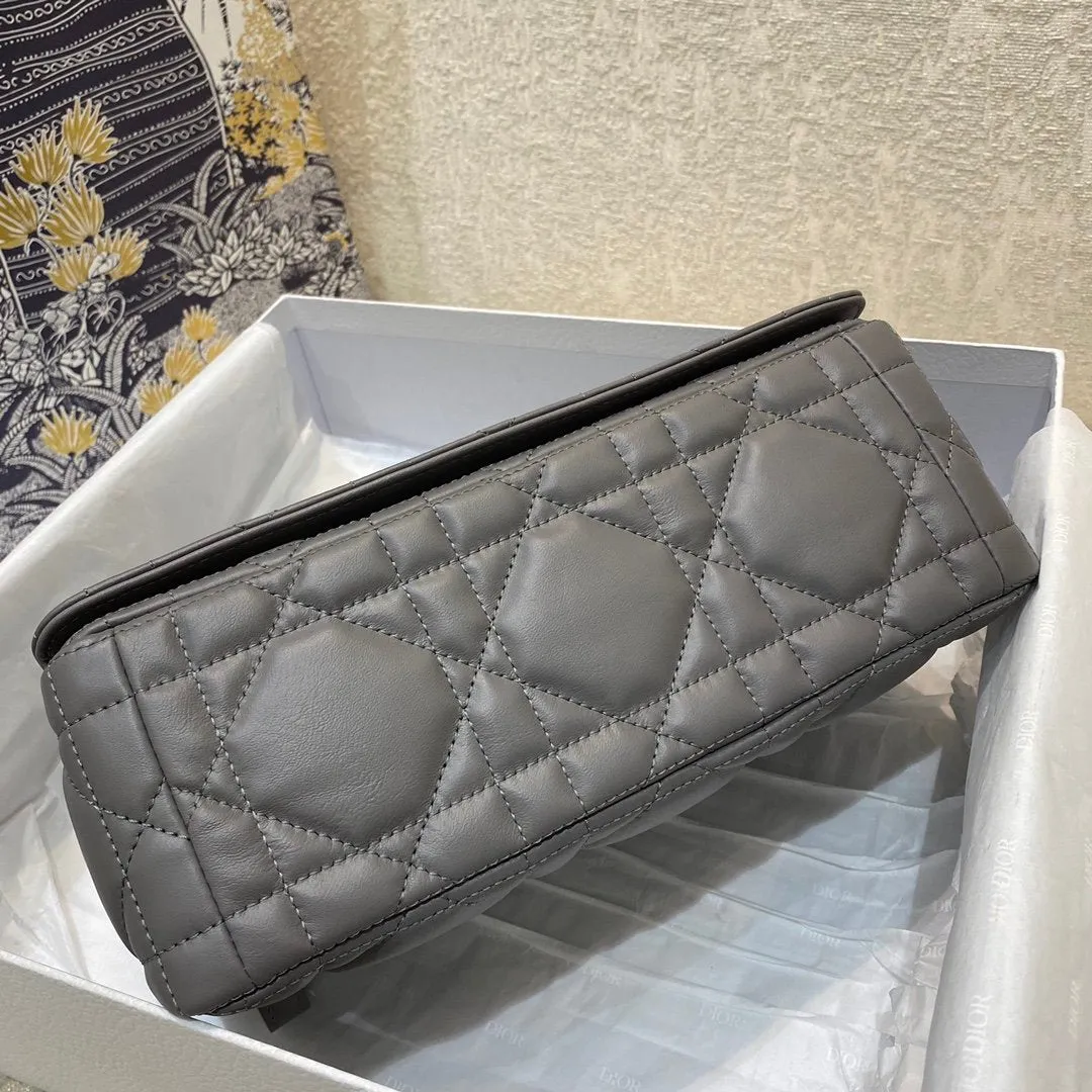 DI Medium Caro Bag Gray Padded Macrocannage, Dark Grey, For Women Women’s Handbags, Crossbody Bags, 25cm CD M9242BNGK_M41G