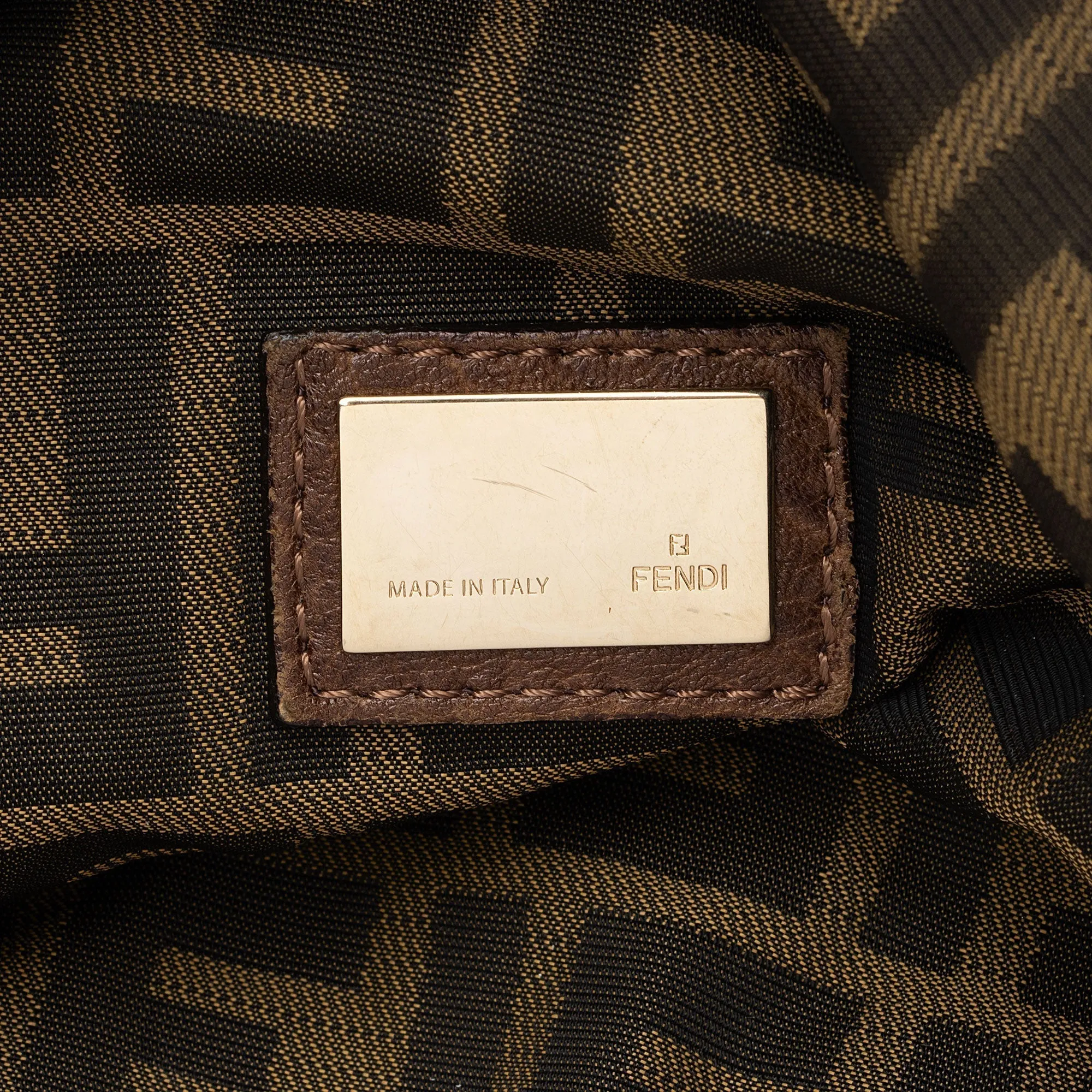 Fendi Leather Spy Satchel (SHF-VaTgXY)