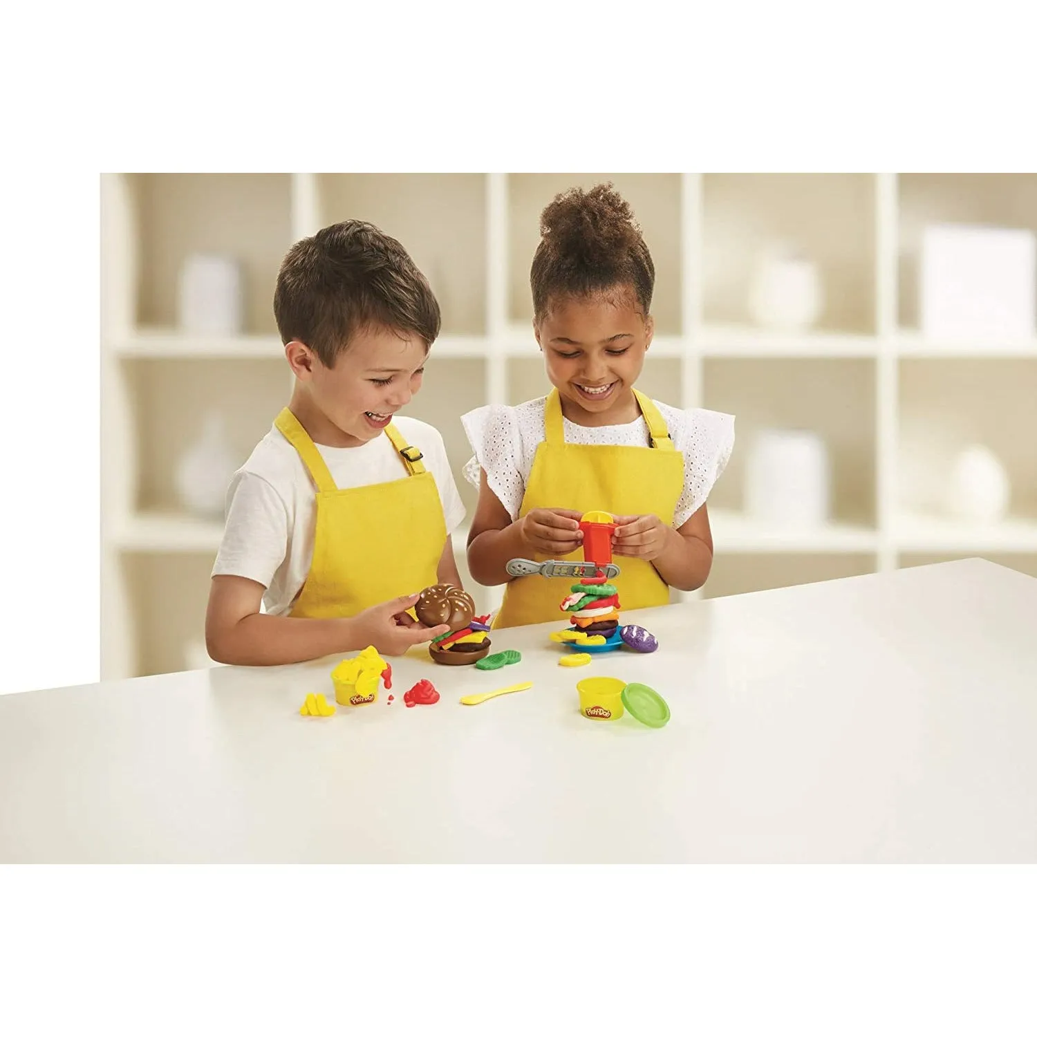Hasbro Play-Doh Kitchen Creation Burgers and Fries Play Set 3Y 